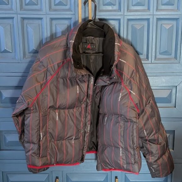 J29 JORDAN Flight Puffer Jacket - Picture 1 of 9